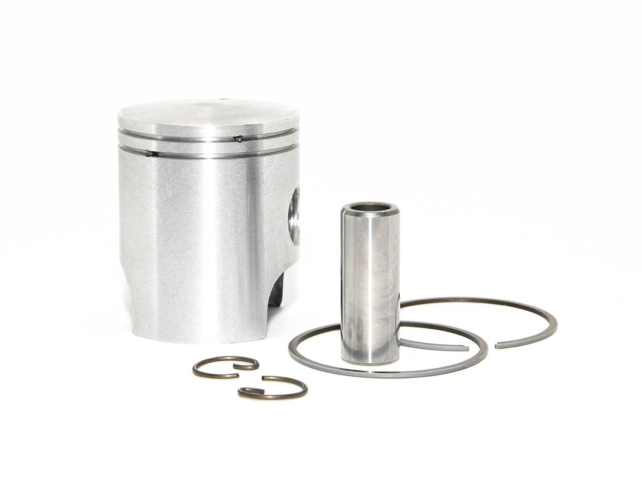 Barikit Kolben für einen Kawasaki AR 50 Motor. Ein Kolbenbolzen sowie 2 Kolbenclips und 2 Kolbenringe.