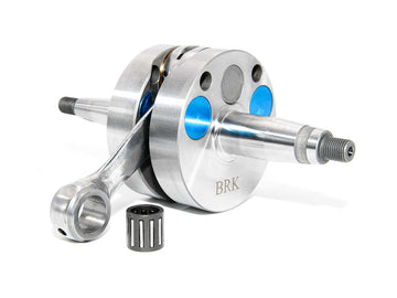 Barikit Tuning Kurbelwelle für einen D50B0 Motor. Eine Pleuelstange mit Hubzapfen und ein Nadellager.