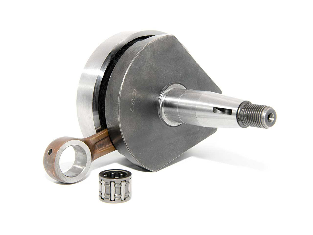 Barikit Kurbelwelle für einen Vespa PK Motor. Eine Pleuelstange mit Hubzapfen und ein Nadellager.