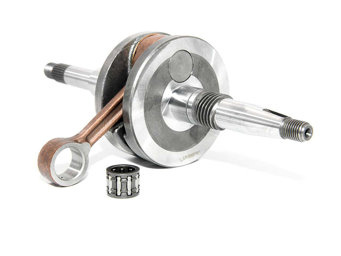 Barikit Kurbelwelle für einen SYM Jet Roller Motor. Eine Pleuelstange mit Hubzapfen und ein Nadellager.