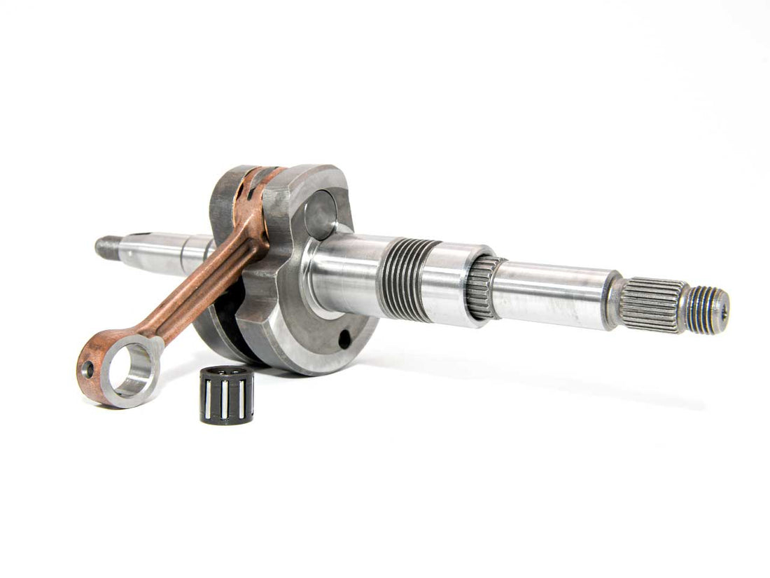 Barikit Kurbelwelle für einen Suzuki Katana Motor. Eine Pleuelstange mit Hubzapfen und ein Nadellager.